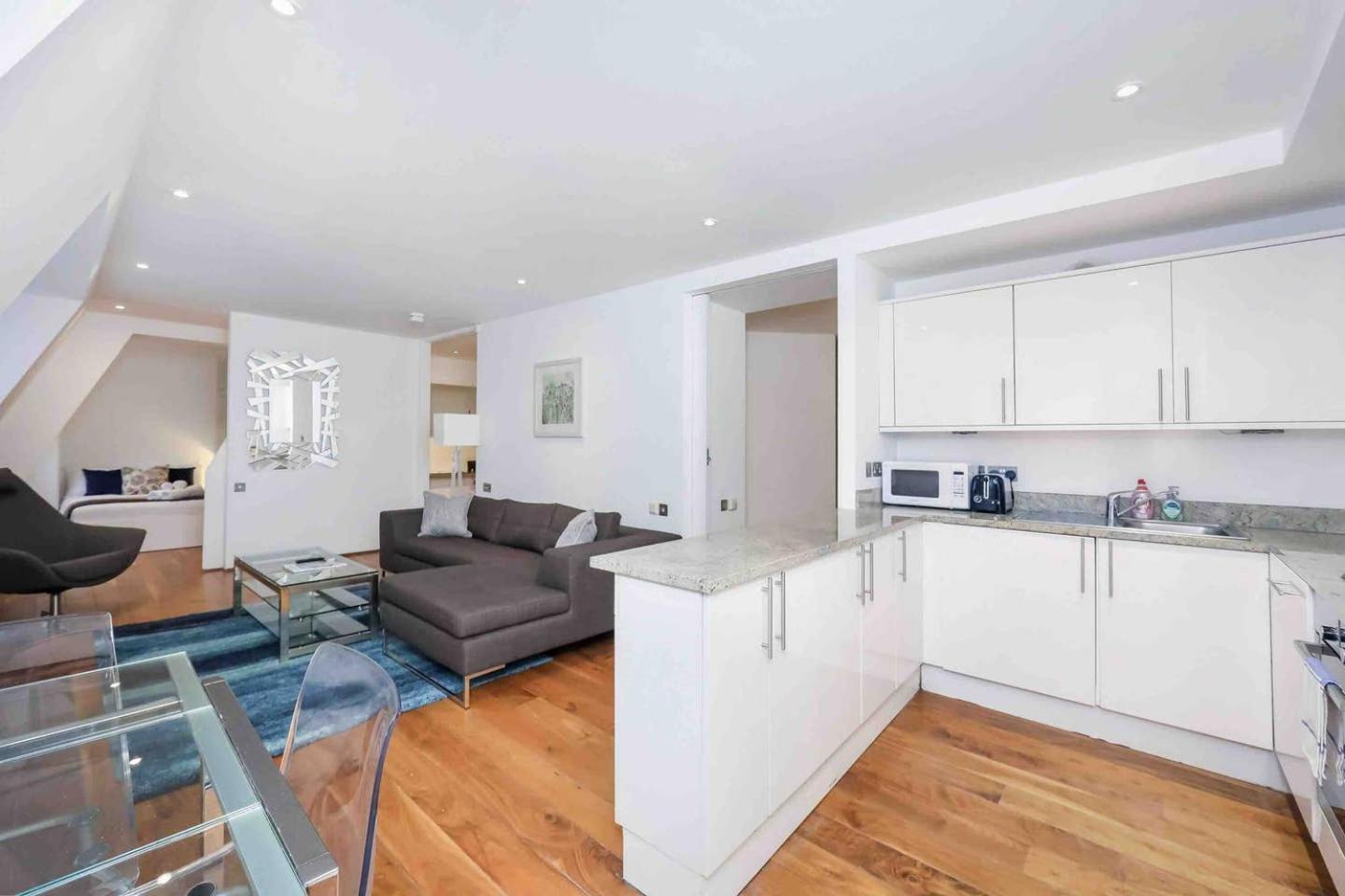 2 Bed By Oxford Circus And Regent Street! Appartement Londen Buitenkant foto