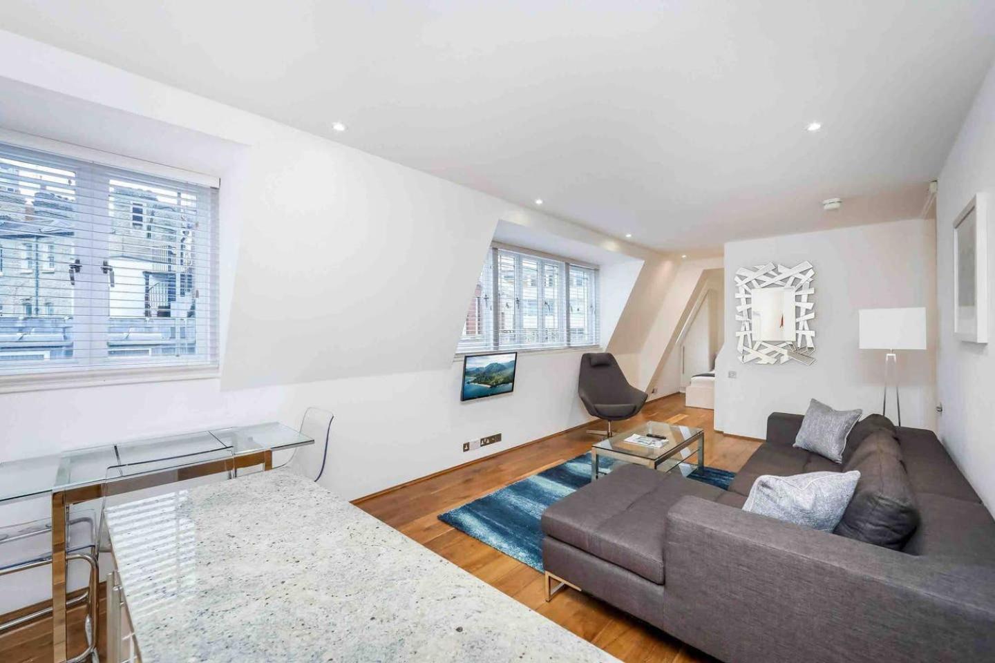 2 Bed By Oxford Circus And Regent Street! Appartement Londen Buitenkant foto